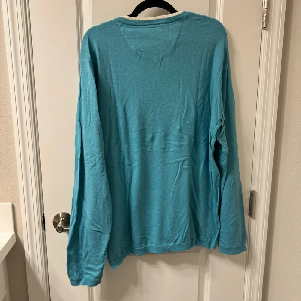 Robert Graham Sweater NWT - Picture 2 of 3